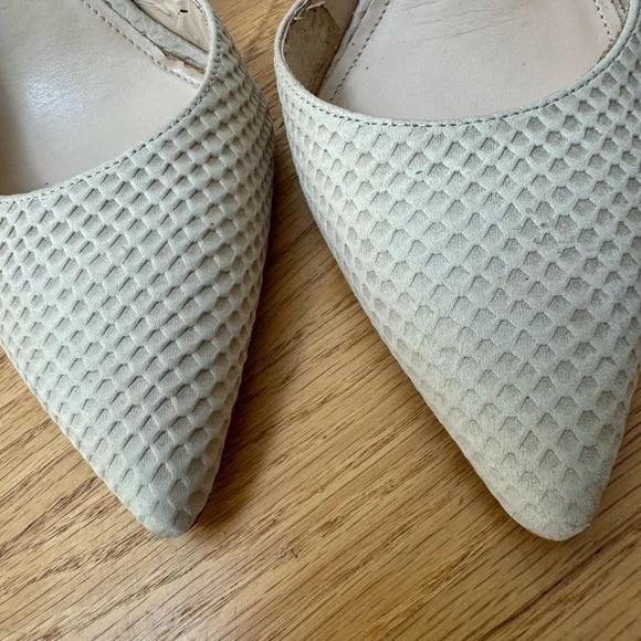 Vince Camuto Women's Cream Slingback Heels - Picture 3 of 5